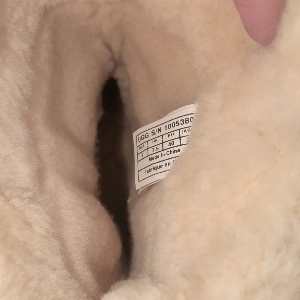 UGG Becket Chestnut Water-resistant‎ Leather Sheepskin Buckle Short Boots